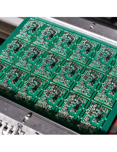 Reeco RE-2100 soldering robot with conveyor