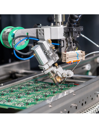 Reeco RE-2100 soldering robot with conveyor